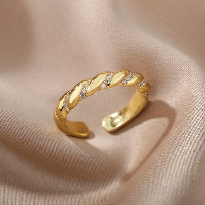 Twisted Ring