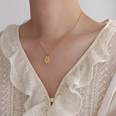 Elegant Rose Necklace - Accessory