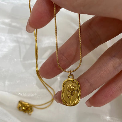 Elegant Rose Necklace - Accessory 