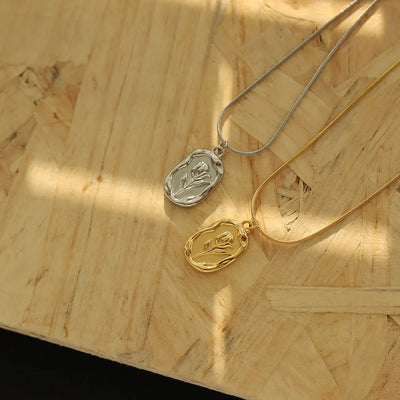 Elegant Rose Necklace - Accessory